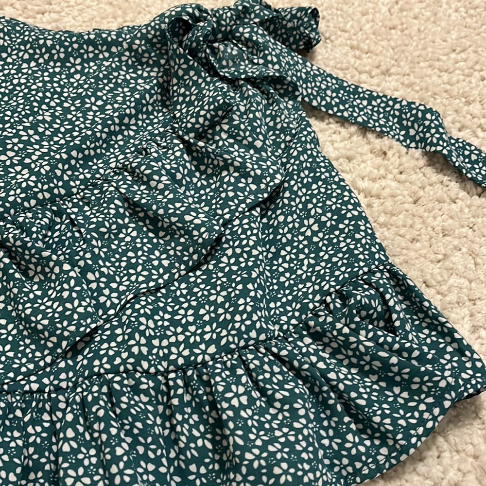 Green and white floral skirt - Picture 4 of 7
